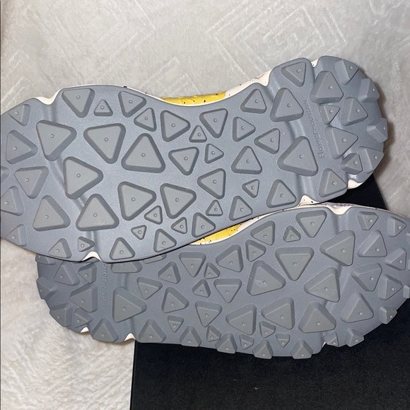 NWT Flower Mountain Yamano 3 Sneaker in Leo Light Mustard - Picture 14 of 14